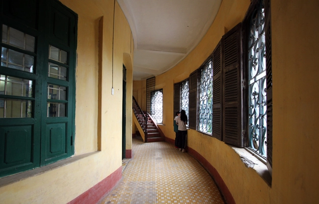 Nam Định có 1 ngôi trường cổ với kiến trúc châu Âu: Hành lang sâu hun hút như mê cung, học sinh đi lạc là chuyện bình thường  - Ảnh 8.