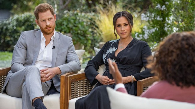 Nói "ngây thơ" không biết gì khi bước vào hoàng gia, Meghan Markle muối mặt vì bị tung một loạt bằng chứng cho thấy cô đã nói dối - Ảnh 1.