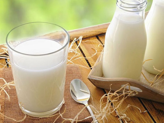 Uống sữa cũng phải đúng cách, uống sữa theo 4 kiểu này vừa không có dinh dưỡng vừa gây hại sức khỏe - Ảnh 3.