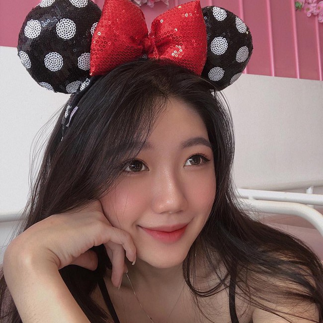 Cô gái năm xưa từng bị "xua đuổi" nay bỗng lột xác 360 độ nhờ 2 lần thẩm mỹ đơn giản, xinh đẹp vượt mong đợi khiến cả họ không nhận ra nổi - Ảnh 4.