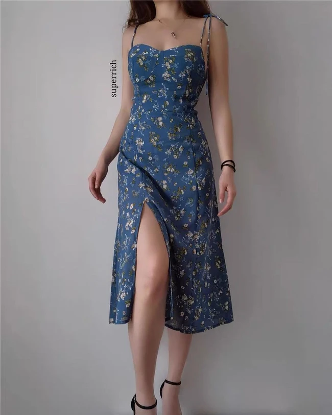 Top 20+ mẫu váy cổ yếm quyến rũ, sang trọng cho nàng hè 2024 – Cardina