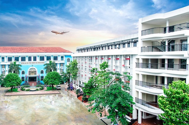 Thư viện trường "nhà người ta": Được đầu tư lên đến 20 tỷ, 10.000 đầu sách tha hồ học tập nghiên cứu, không gian chẳng khác gì khách sạn 5 sao - Ảnh 5.