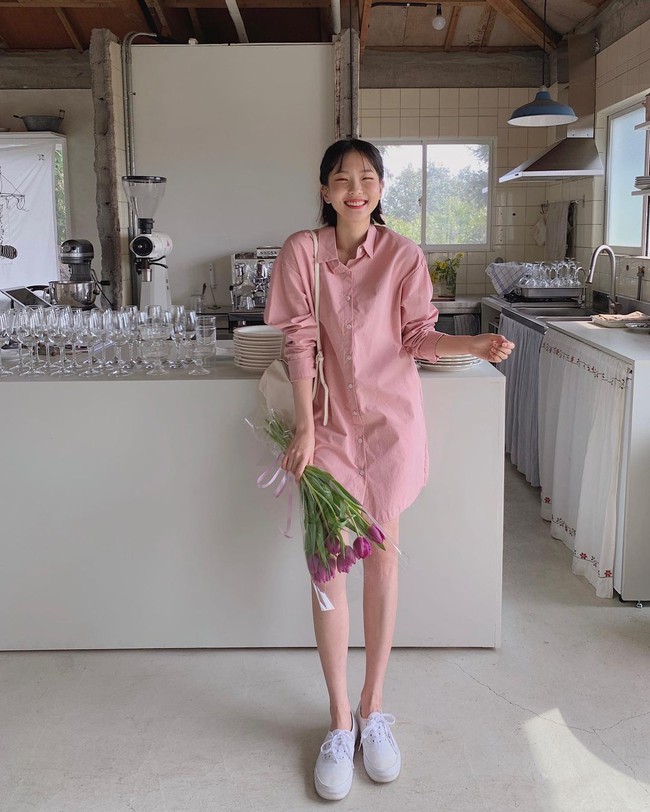 Đồ màu hồng soán ngôi đồ tím để thành hot trend, diện lên trẻ ra mấy tuổi mà vẫn sang - Ảnh 11.