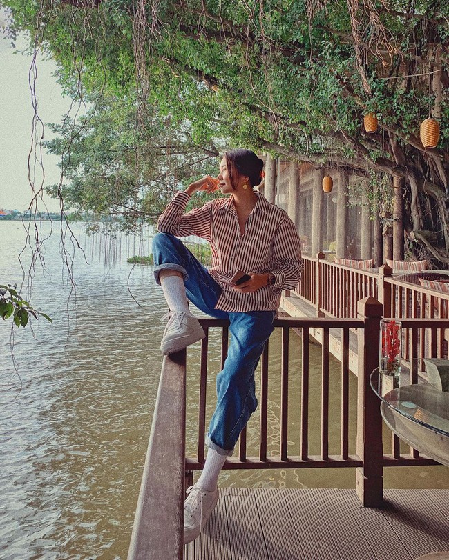 U40 nhưng Thanh Hằng vẫn có loạt cách diện áo sơ mi xịn mịn và trẻ trung, hội gái đôi mươi khéo chẳng bì kịp - Ảnh 3.