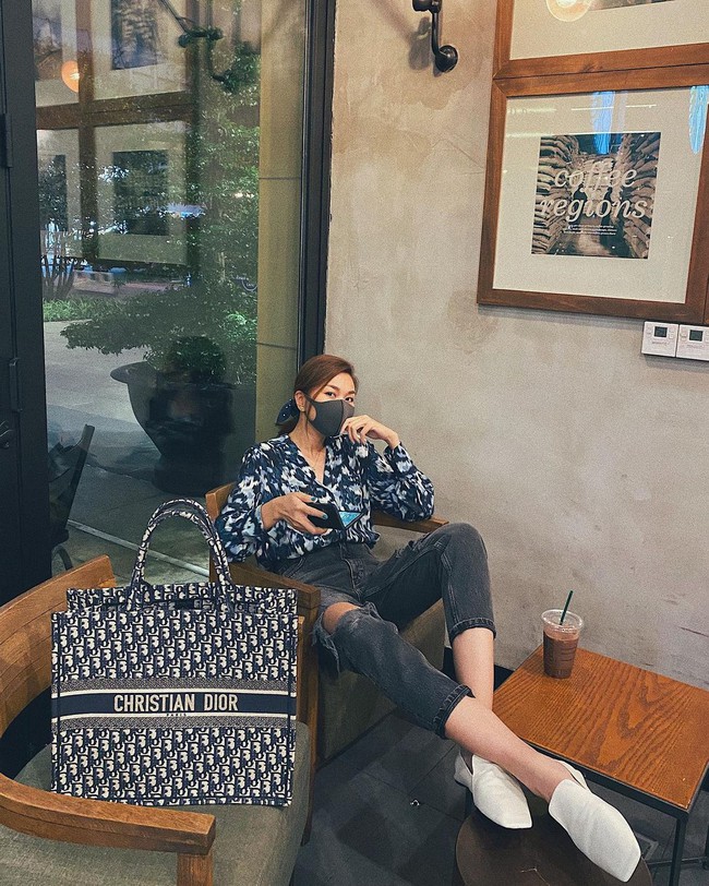 U40 nhưng Thanh Hằng vẫn có loạt cách diện áo sơ mi xịn mịn và trẻ trung, hội gái đôi mươi khéo chẳng bì kịp - Ảnh 7.