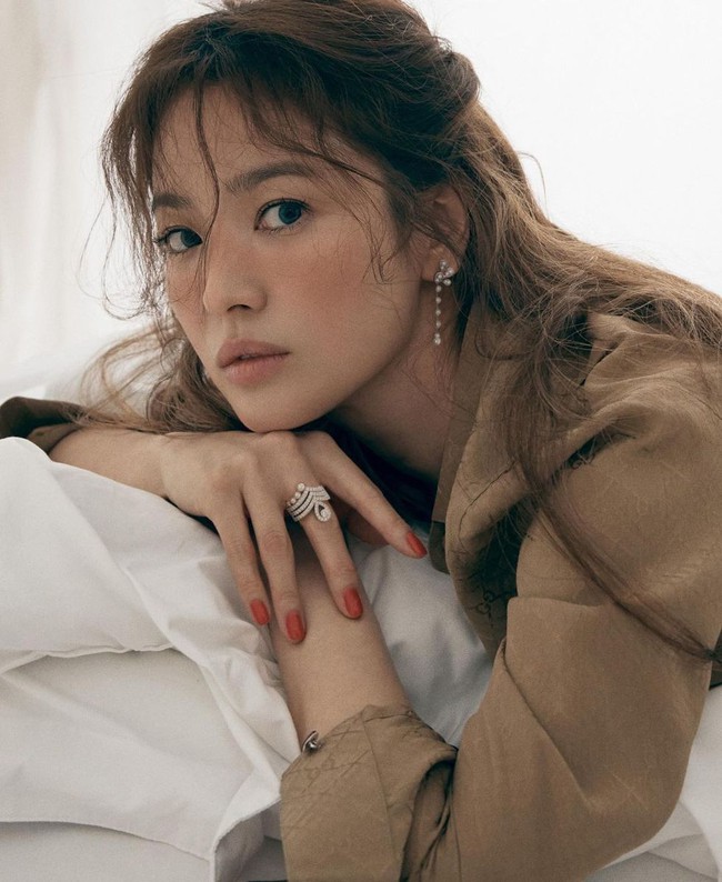 Nhan sắc của Song Hye Kyo trong 25 năm qua: Đỉnh cao nhan sắc tuổi 39 nhưng vẫn đôi lần bị dìm sắc chỉ vì kiểu tóc "éo le" - Ảnh 14.