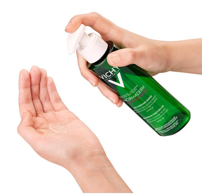 Đeo khẩu trang cả ngày và da hứng chịu đủ thứ mụn, hậu quả của việc bạn chưa biết cách chăm sóc làn da - Ảnh 1.
