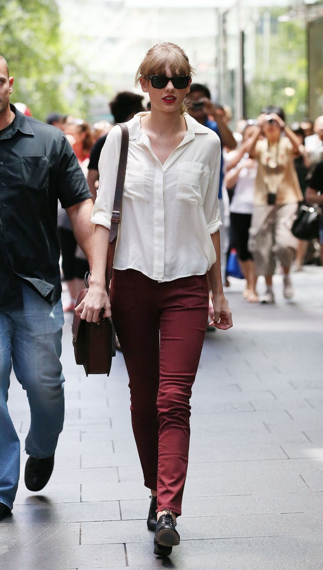 Taylor Swift xuống phố là lên đồ sang - xịn - mịn, và cùng chiêm ngưỡng loạt outfit mãn nhãn của "Rắn Chúa" - Ảnh 10.