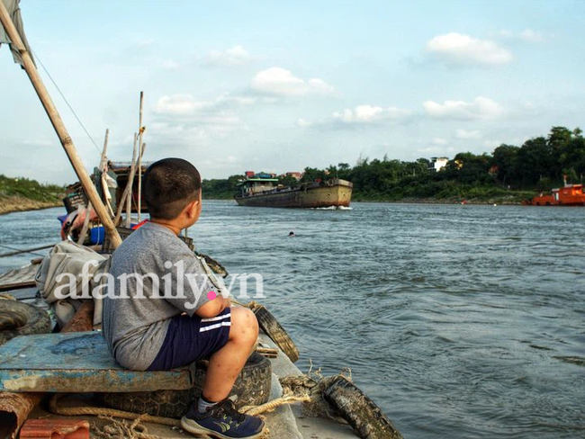 Ông bố đưa con "đi bụi" từ nhỏ: 7 tuổi con biết đi xe máy, 12 tuổi phượt Myanmar, bắn tiếng Anh tằng tằng và bí quyết gia đình chung nhịp thở - Ảnh 6.