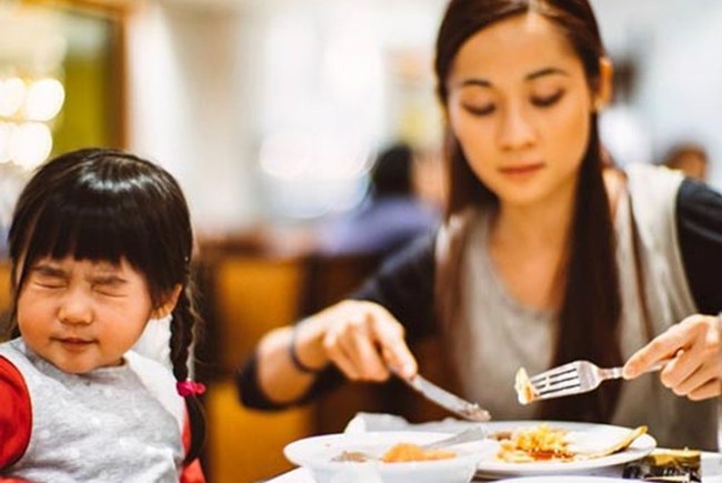 Bác sĩ nhi chỉ ra 1 nguyên nhân khiến trẻ biếng ăn nhiều cha mẹ không thể ngờ tới - Ảnh 1.