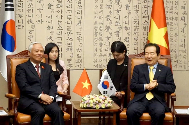Cô gái Việt trở thành Công dân danh dự Seoul nhờ tiếng Hàn siêu đỉnh, vừa phiên dịch cho Samsung - LG vừa làm MC cho đài truyền hình nổi tiếng - Ảnh 4.