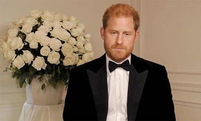 Hình ảnh mới của Hoàng tử Harry chứa chi tiết bất ổn khiến nhiều người lo ngại, Meghan cũng có liên quan? - Ảnh 1.