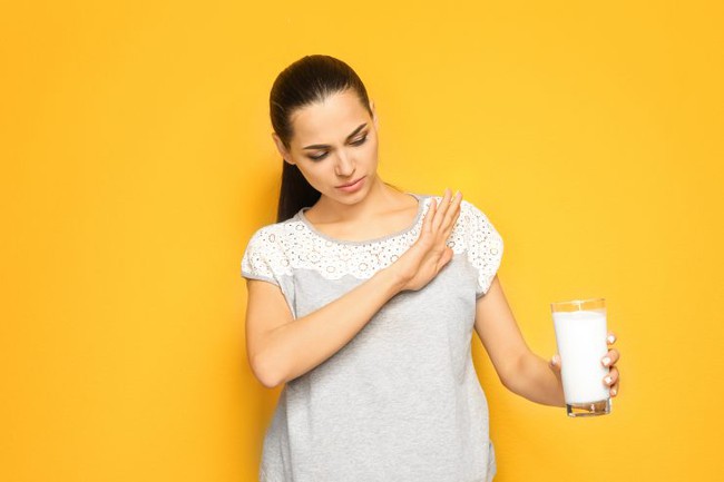 3 dấu hiệu cảnh báo bạn có thể mắc chứng không dung nạp lactose và cách điều trị - Ảnh 3.