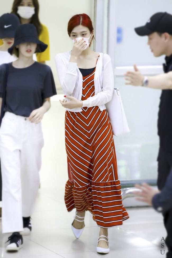 Joy có style sân bay xấu nhất Red Velvet: Thường xuyên lên đồ vừa sến vừa già như "bà thím", chị em xem mà rút kinh nghiệm - Ảnh 6.
