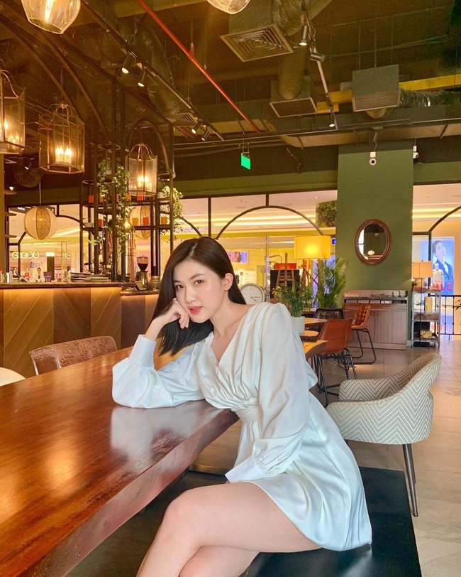 Lương Thanh (11 Tháng 5 Ngày) đúng là bánh bèo chính hiệu: Style ngập váy vóc, nhưng nhờ khéo chọn nên không bao giờ "quê kiểng" - Ảnh 4.