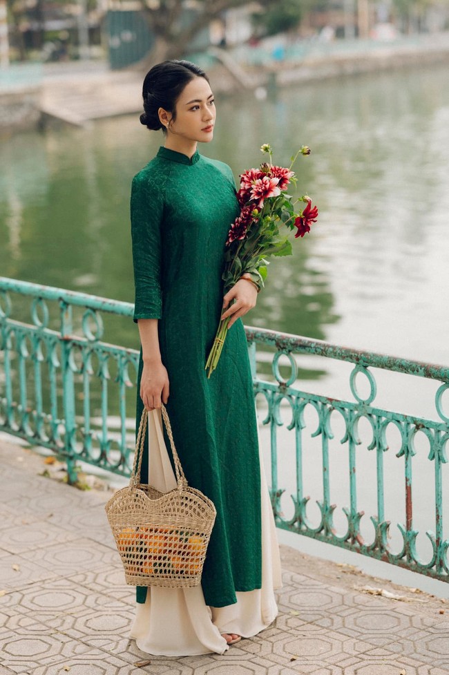Nữ phụ bị ghét nhất "Hương Vị Tình Thân" diện áo dài Tết 2022: Duyên dáng thanh tao nhưng gương mặt khác xa với Thiên Nga ngày nào - Ảnh 6.
