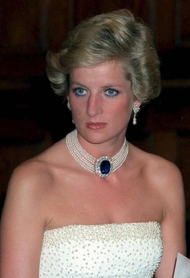 4 báu vật quý giá mà Công chúa Charlotte thừa hưởng từ bà nội Diana, ngay cả mẹ Kate cũng chưa từng được dùng  - Ảnh 2.