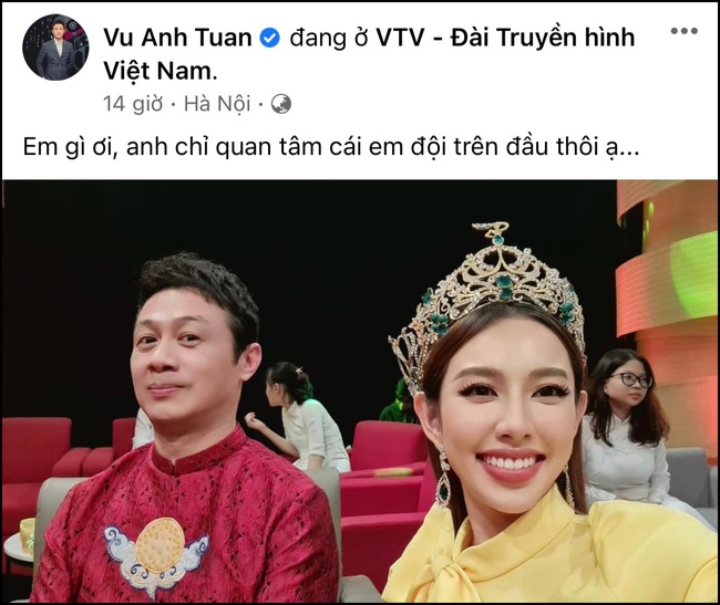 Ngồi cạnh Hoa hậu Thùy Tiên, MC Anh Tuấn tiết lộ chỉ quan tâm một thứ - Ảnh 1.