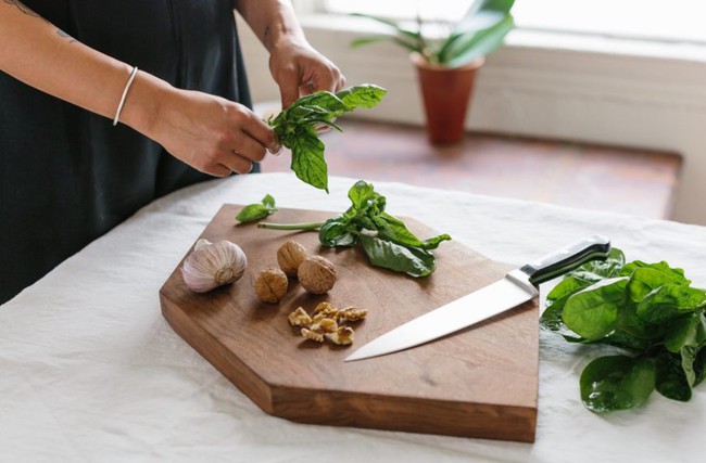 Những lợi ích tuyệt vời của tỏi khiến không ít người đưa loại gia vị này vào món ăn hàng ngày - Ảnh 5.