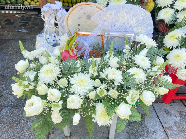 "9X sắp lễ" kể chuyện làm nghề tâm linh ở Côn Đảo - Ảnh 6.