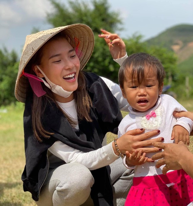 Lương Thế Thành - Thúy Diễm: “Yêu thương các bé con hơn từ khi trở thành cha mẹ" - Ảnh 2.