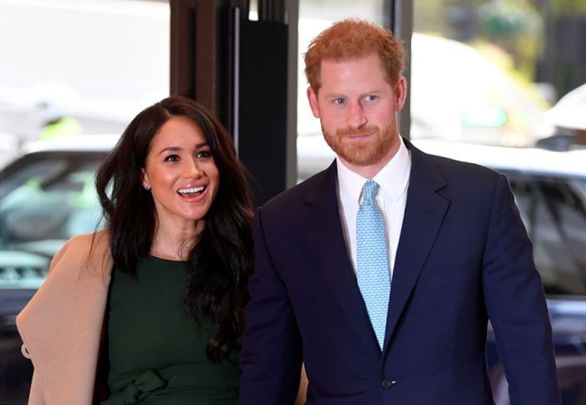 Chuyên gia: Meghan từng được Nữ hoàng Anh yêu quý hơn cả chị dâu Kate nhưng sau đó bị "thất sủng" chỉ bởi một lý do duy nhất - Ảnh 2.