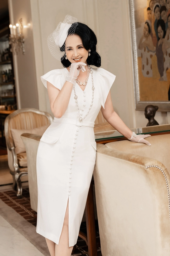 NSND Lan Hương sang trọng, đằm thắm, khác xa hình tượng chua ngoa trong "Thương ngày nắng về" - Ảnh 5.