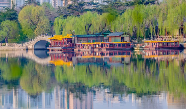 Hiện tượng lạ ở hồ nước đẹp như phim cổ trang ở Trung Quốc: Ếch nơi đây không bao giờ kêu vì 3 nguyên nhân - Ảnh 2.