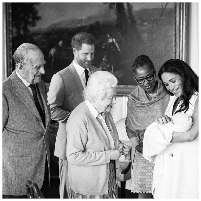Meghan Markle thất vọng khi không được chụp ảnh bé Lilibet gặp Nữ hoàng Anh - Ảnh 2.