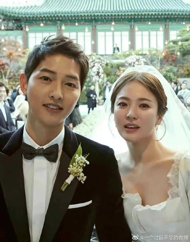 Ảnh cưới Sao Hàn: Tận hưởng hạnh phúc và tình yêu ngọt ngào trong những bức ảnh cưới của các ngôi sao Hàn Quốc nổi tiếng. Chúng tôi cập nhật liên tục những hình ảnh đẹp nhất và hoàn hảo nhất của các cặp sao Hàn trong ngày hạnh phúc của họ. Xem và cảm nhận!