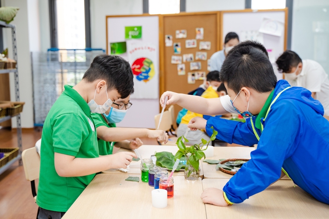 Trường học có đường dây nóng hỗ trợ kịp thời khi trẻ cảm thấy mất an toàn - Ảnh 9.