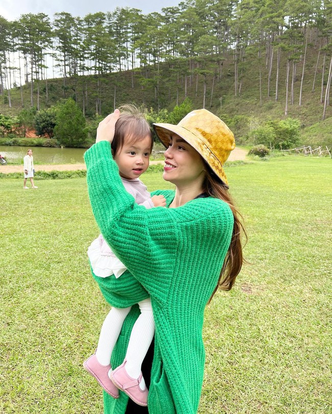 Hồ Ngọc Hà chia sẻ loạt khoảnh khắc ngọt ngào: &quot;Nhiều khi không nghĩ mình đã có 3 đứa con&quot; - Ảnh 5.