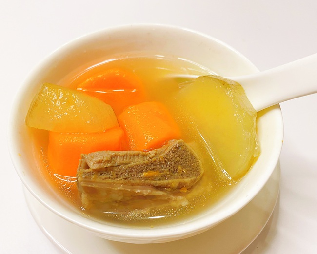 Khi hầm nước dùng xương có nên vớt bọt không? Nhiều người không hiểu, thảo nào nước hầm xương không đậm đà - Ảnh 3.