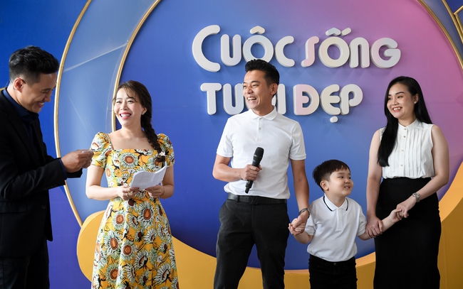 MC Tuấn Tú xuất hiện bên con trai, ra mắt chương trình mới sau &quot;Anh có phải đàn ông không&quot; - Ảnh 7.