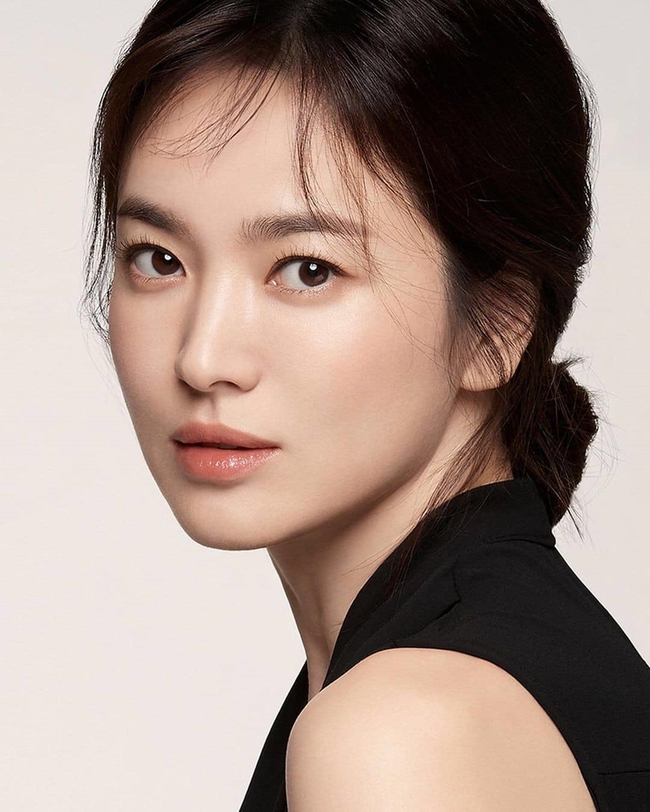 Song Hye Kyo thả dáng cực sang chảnh ở trời Tây - Ảnh 3.