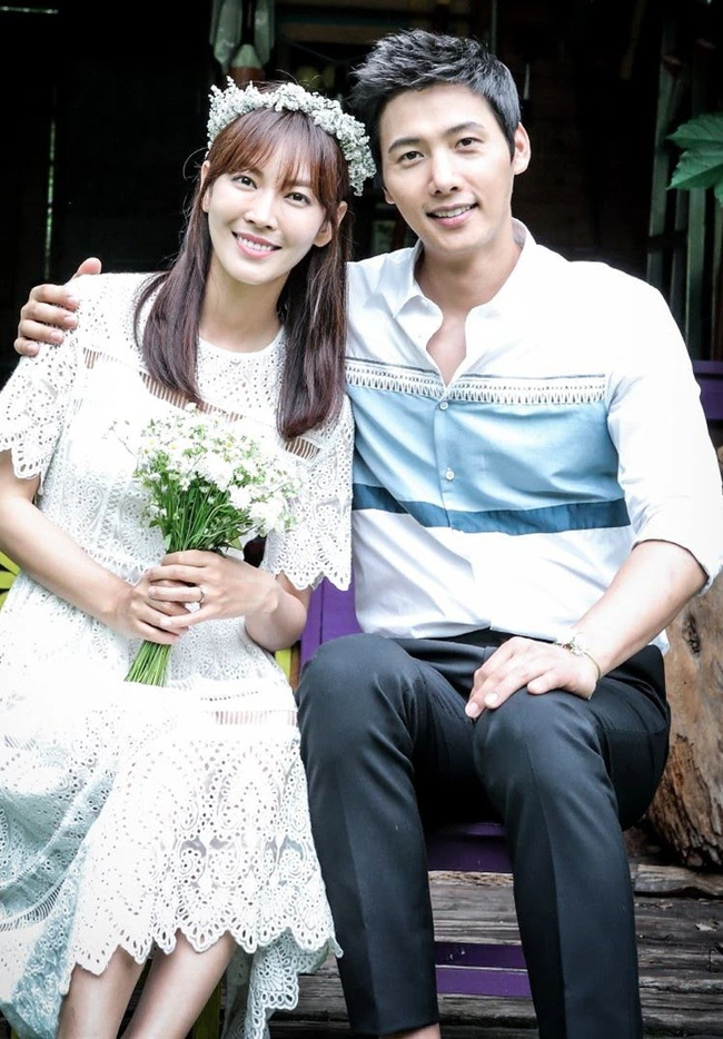 Những cặp &quot;phim giả tình thật&quot; đình đám nhất Kbiz: Hyun Bin và Son Ye Jin đã chuẩn bị đón con đầu lòng - Ảnh 9.