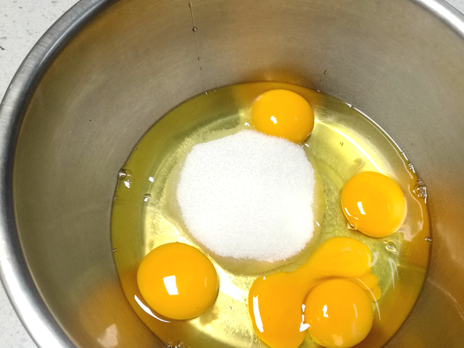 Chỉ cần vài bước đơn giản làm bánh trứng ăn sáng vừa ngon lại giàu dinh dưỡng - Ảnh 1.