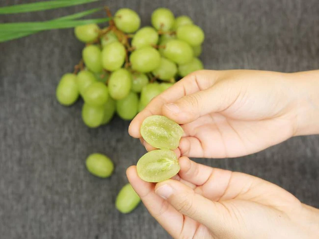 Điều gì xảy ra khi bạn ăn 5 quả nho mỗi sáng khi bụng đói? - Ảnh 2. Điều gì xảy ra khi bạn ăn 5 quả nho mỗi sáng khi bụng đói? - Ảnh 2.