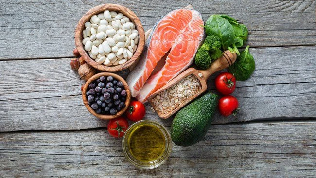 Nghiên cứu phát hiện những người ăn ít 6 loại thực phẩm này có nguy cơ đau tim và đột quỵ cao hơn - Ảnh 4.