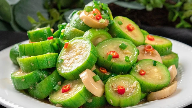 Người Việt có 2 món rau là &quot;thuốc chữa đau đầu&quot; kỳ diệu, mùa hè ăn vào vừa mát, vừa bổ, vừa ngủ ngon - Ảnh 2.