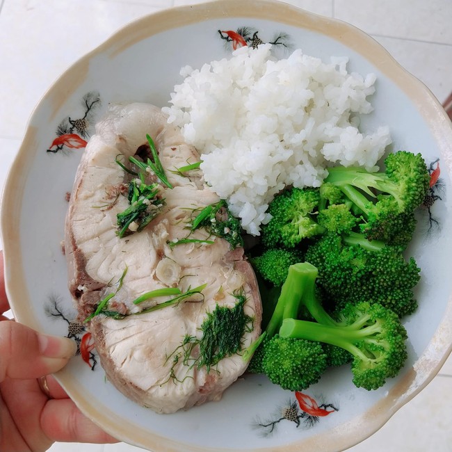 Giảm 3,5kg trong 15 ngày, người phụ nữ chia sẻ những bữa ăn quen thuộc đem lại sự bất ngờ không tưởng - Ảnh 2.