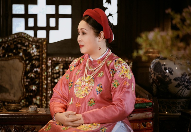"Phượng Khấu" - Phim cung đấu đầu tiên của Việt Nam: Lộ cảnh phi tần tát nhau, Hồng Đào bị đánh vào mặt - Ảnh 9.