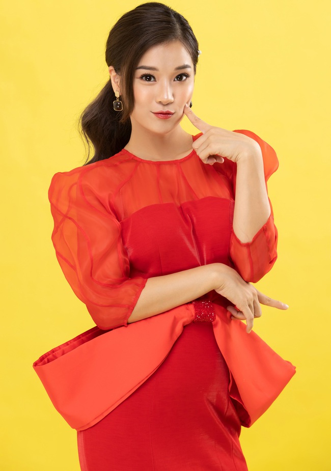 Hoàng Yến Chibi đẹp lộng lẫy đón Valentine cùng Quách Ngọc Tuyên, khác xa hình ảnh "cô xe ôm" trong phim - Ảnh 5.