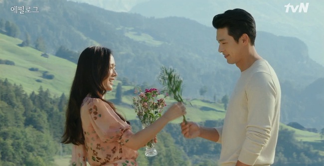 "Crash Landing On You" tập cuối: Son Ye Jin - Hyun Bin có happy ending, khán giả vẫn hụt hẫng vì "chị đẹp" chưa sinh con - Ảnh 2.