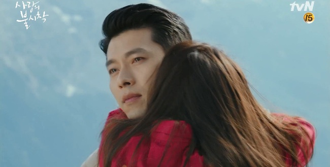 "Crash Landing On You" tập cuối: Kết thúc viên mãn cho Son Ye Jin - Hyun Bin, mãn nguyện cảnh hôn lãng mạn của đôi trẻ - Ảnh 8.