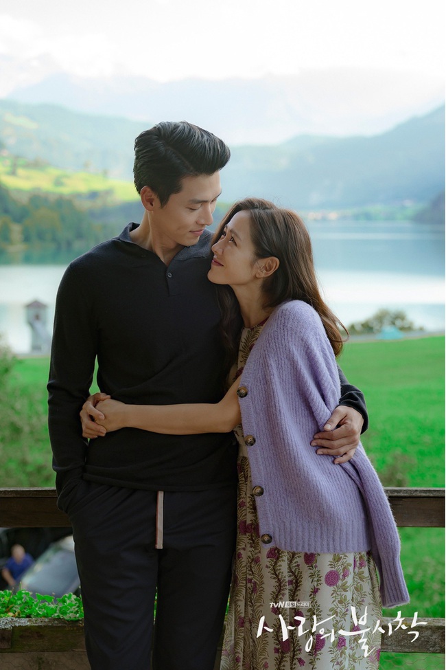 "Crash Landing On You": Bộ ảnh siêu ngọt ngào của Hyun Bin và Son Ye Jin, tiết lộ ý nghĩa loài hoa xuất hiện ở cuối phim - Ảnh 13.