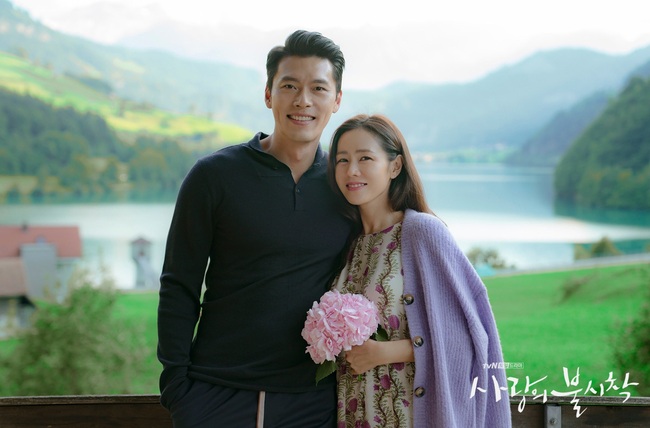 "Crash Landing On You": Bộ ảnh siêu ngọt ngào của Hyun Bin và Son Ye Jin, tiết lộ ý nghĩa loài hoa xuất hiện ở cuối phim - Ảnh 14.