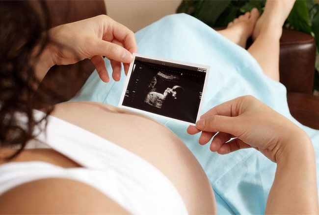 5 cách hiệu quả giúp phòng tránh dị tật thai nhi mẹ bầu nào cũng phải biết - Ảnh 1.
