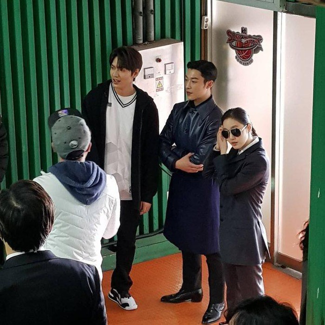 Lộ tạo hình Lee Min Ho làm nam thần bóng rổ trong phim mới của biên kịch "Hậu duệ mặt trời" - Ảnh 7.