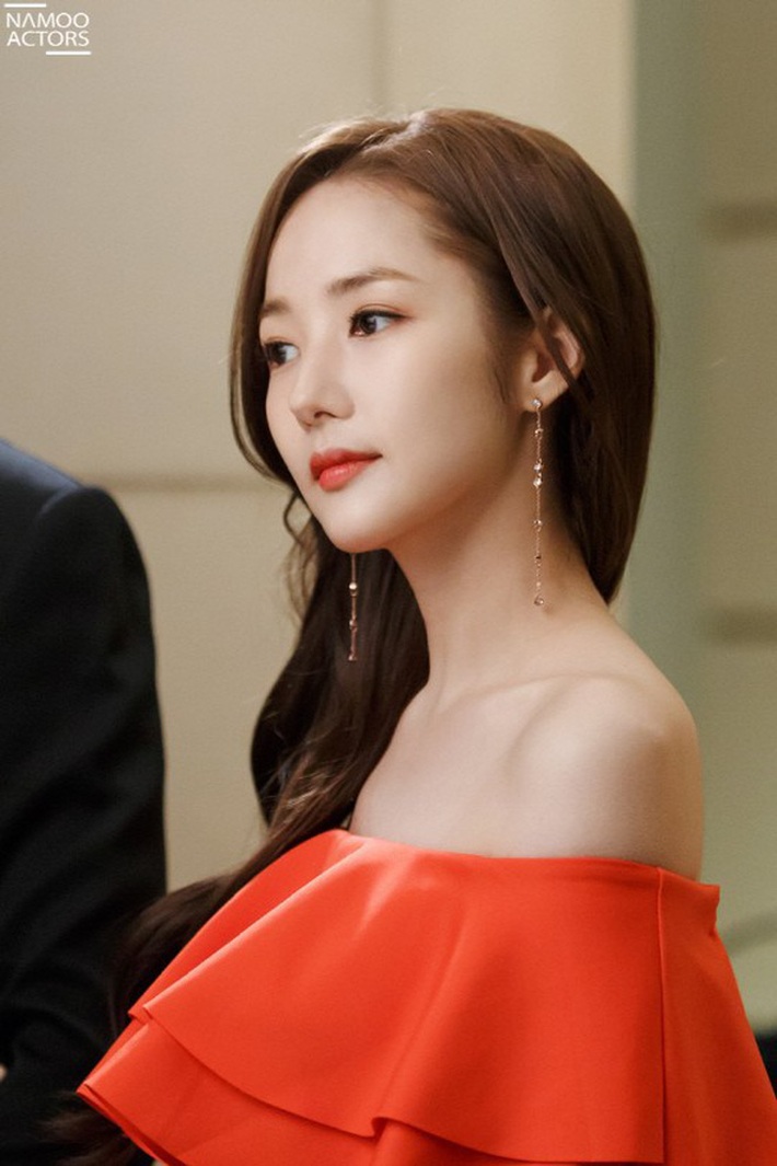 Park Min Young xuất hiện cực quyến rũ trên bìa tạp chí sau khi bị netizen réo gọi trong loạt tin đồn với Park Seo Joon - Ảnh 5.